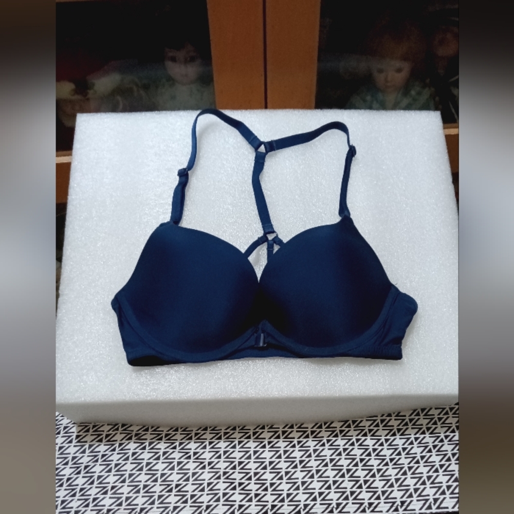 PINK Victoria's Secret Deep Blue Bra - 32B